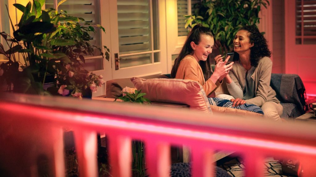 Philips Hue Outdoor - Lightstrip V2 (2m / 5m) Smart & Secure